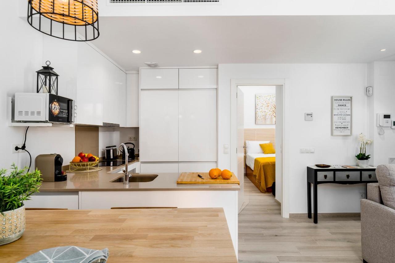 Apartamento Deluxe Con Piscina, Terraza & Parking Málaga Dış mekan fotoğraf